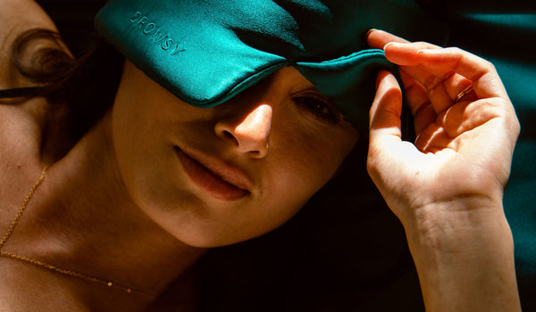 Does Sleeping with a Mask Trigger Acne? Find Out the Truth